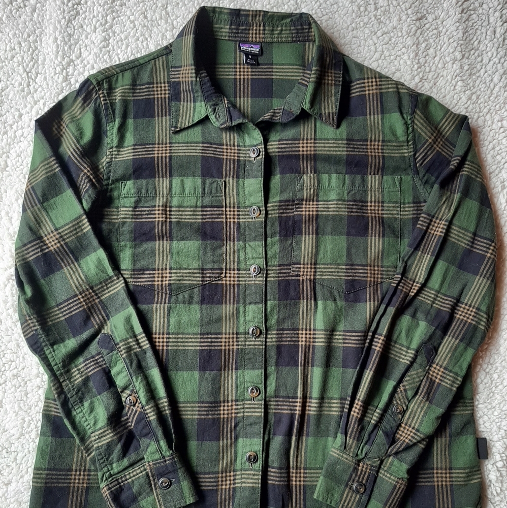 Patagonia Plaid Shirt - Medium